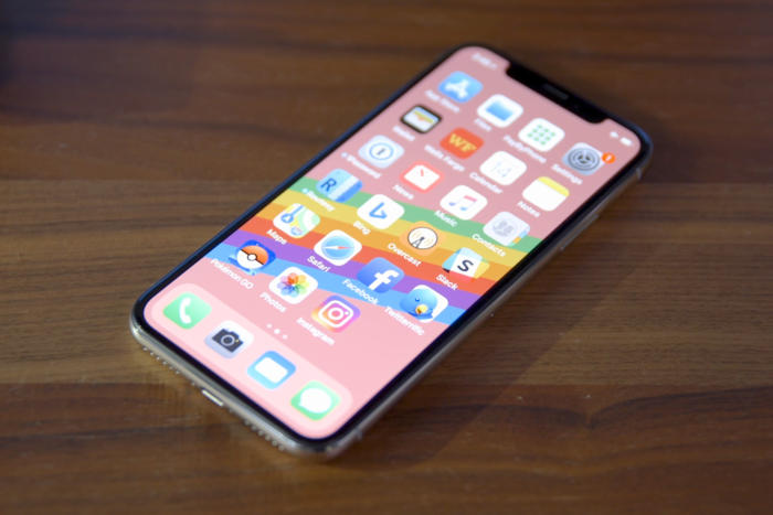 14 ESSENTIAL TIPS AND TRICKS TO MASTER THE IPHONE X